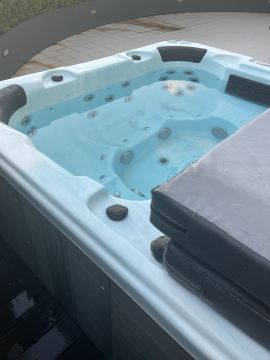 Técnico (Reparação de Jacuzzi e Spa)
