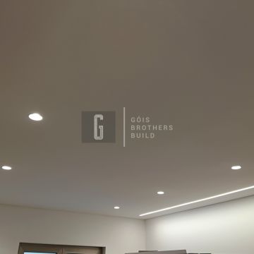 Gois - Vila Nova de Gaia - Hardwood Floor Refinishing