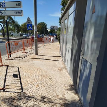 dquels - Faro - Instalação de Relva Artificial