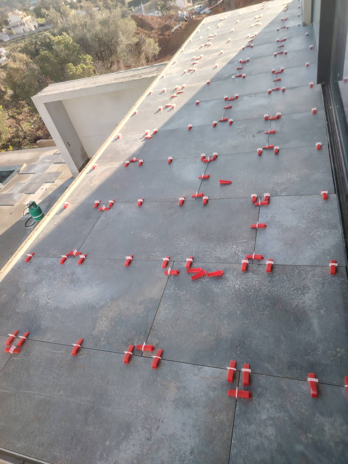 Valentin Mantea - Portimão - Stone or Tile Flooring Installation