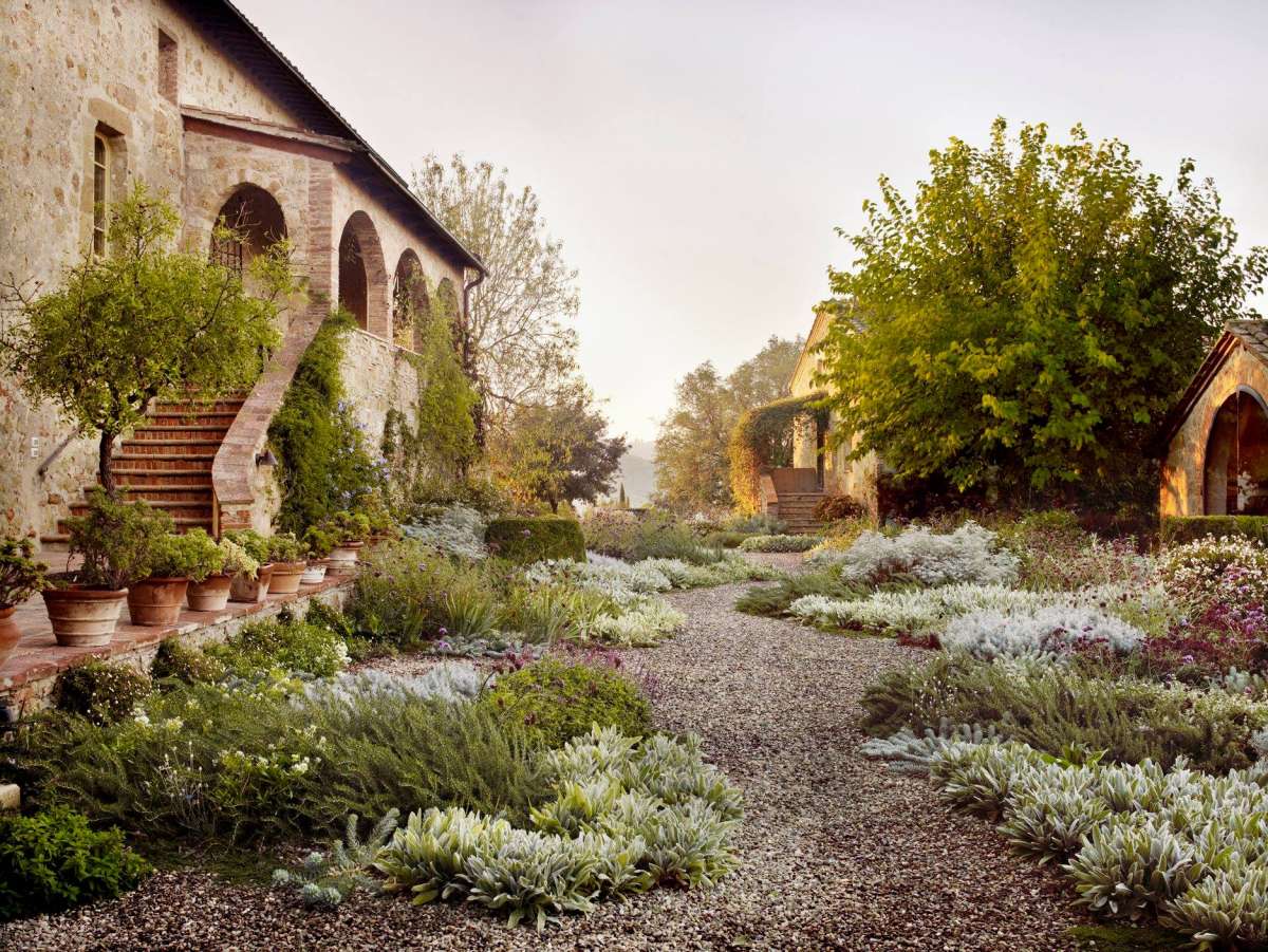 Adriana Gil - Mértola - Outdoor Landscaping