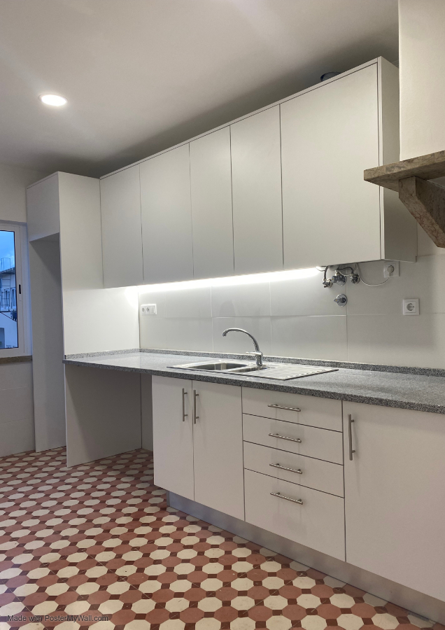 JMB Construção Civil e Remodelações/ Alvará: 119879-PAR - Almada - Reparação de Corrimão