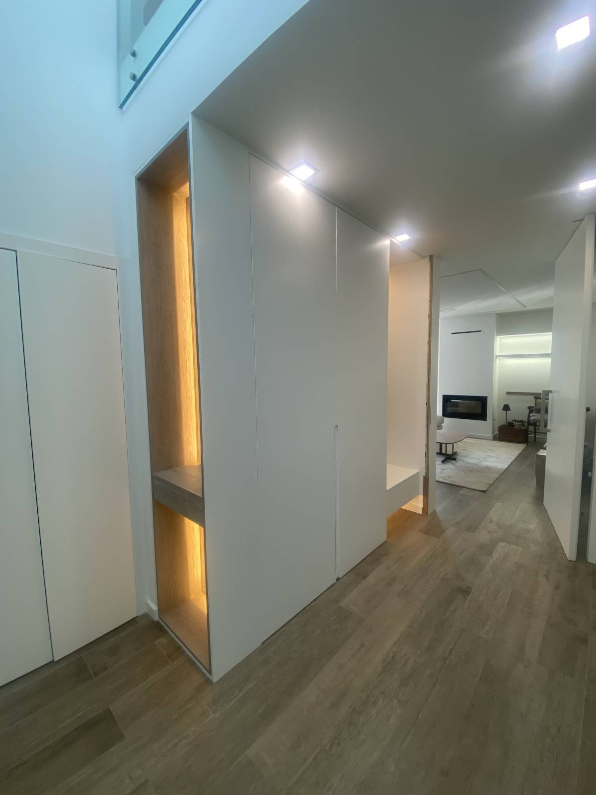 W. Cesar Neres - Lisboa - Cabinet Repair
