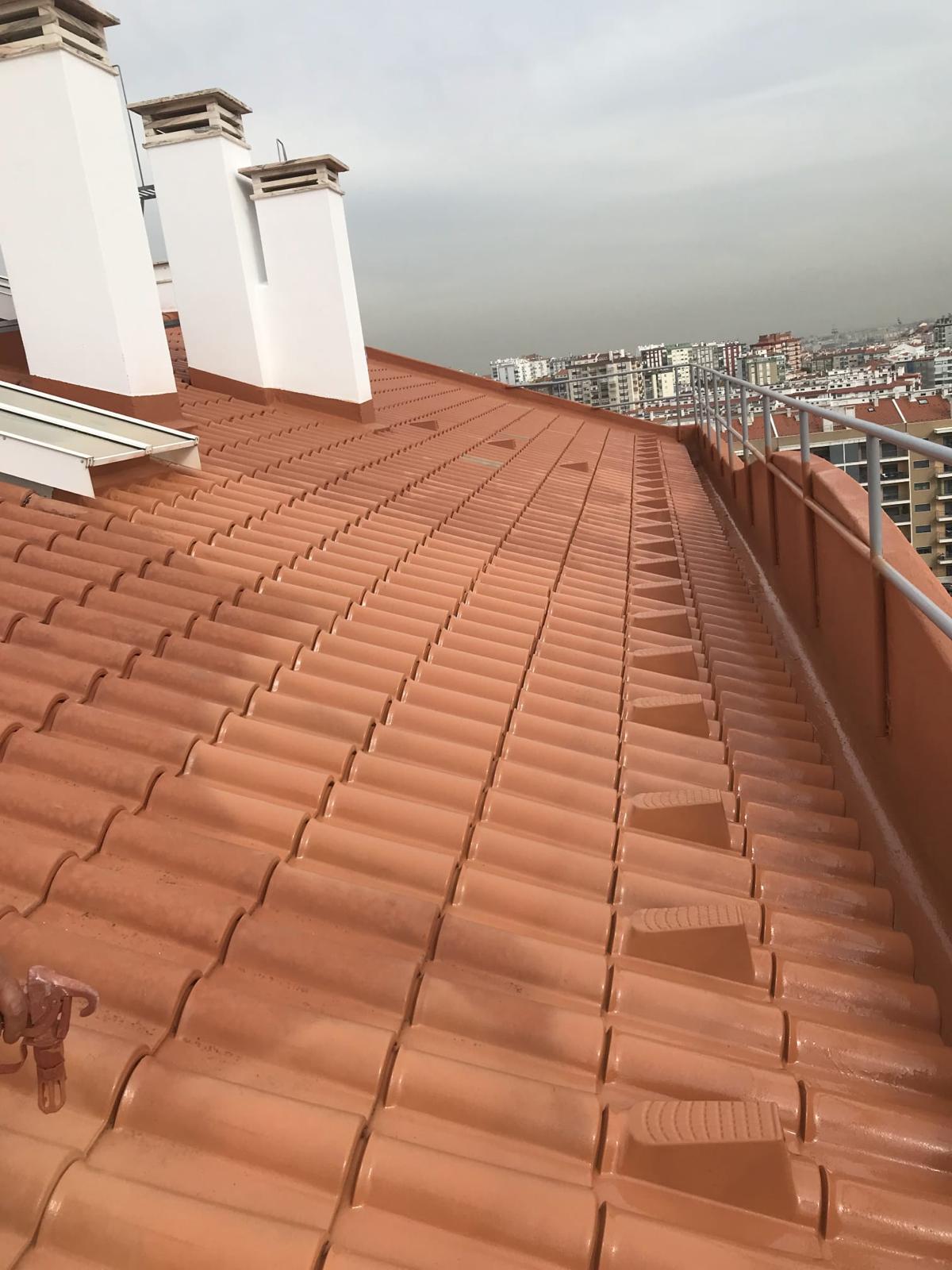 Vertex UE - Oliveira de Azeméis - Pintura Exterior