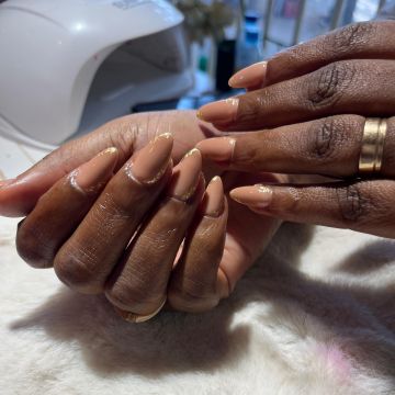 Fausia Cossa - Nail Designer - Beja - Manicura y pedicura