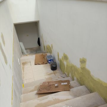 JM Pinturas - Leiria - Walls, Framing, and Stairs