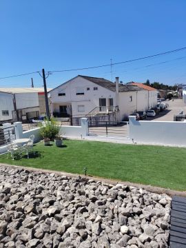 ACABAMENTOS INTERIORES & EXTERIORES - Ourém - Instalação de Alcatifa