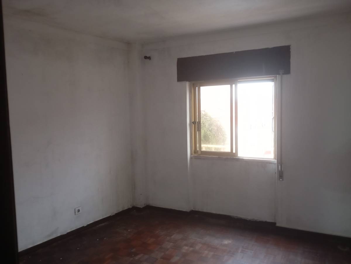 Isaías Lopes( Izzy Mudanças) - Sintra - Remodelação de Casa de Banho