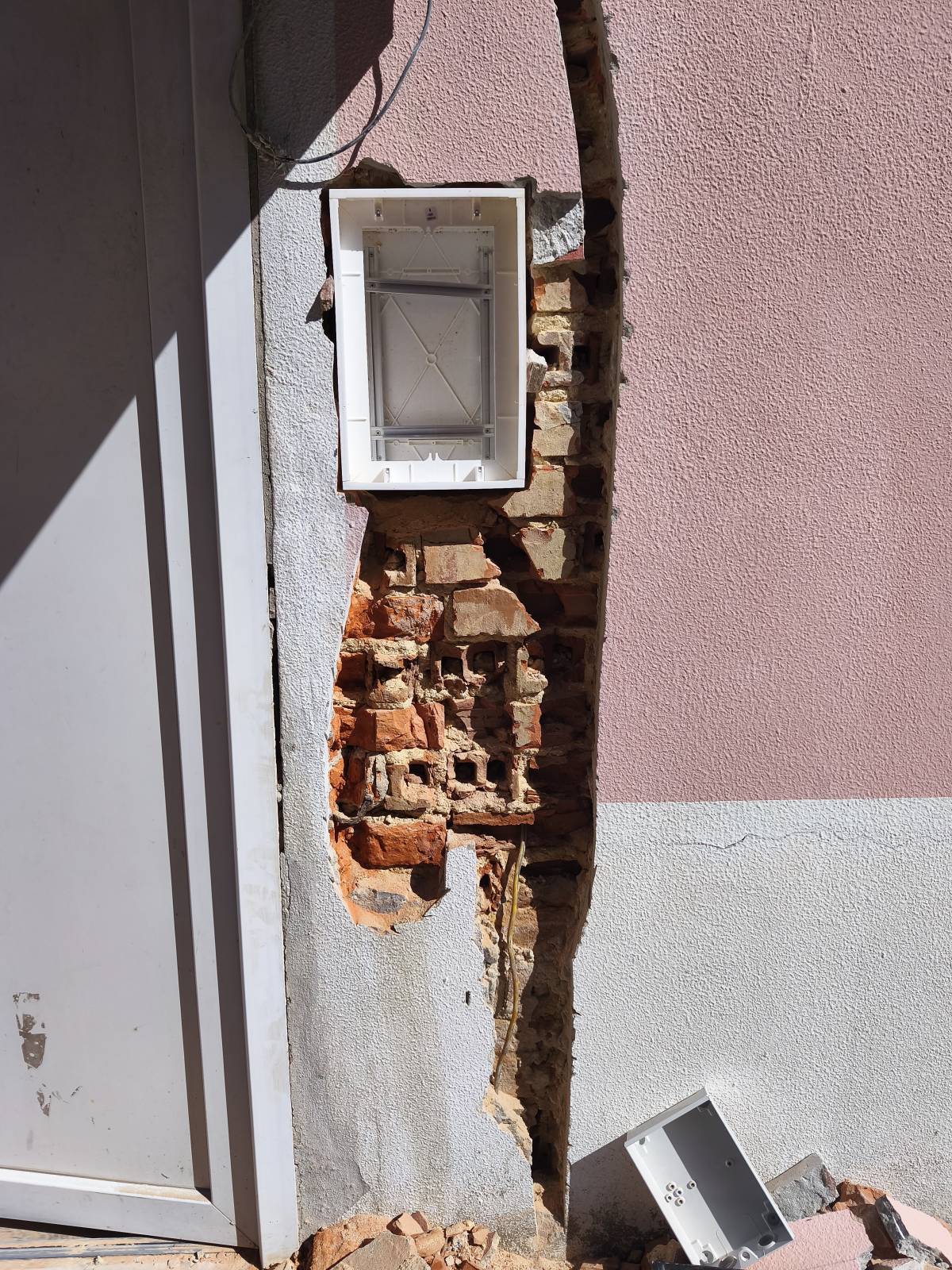 Ventura Soluções - Sintra - Tile Installation