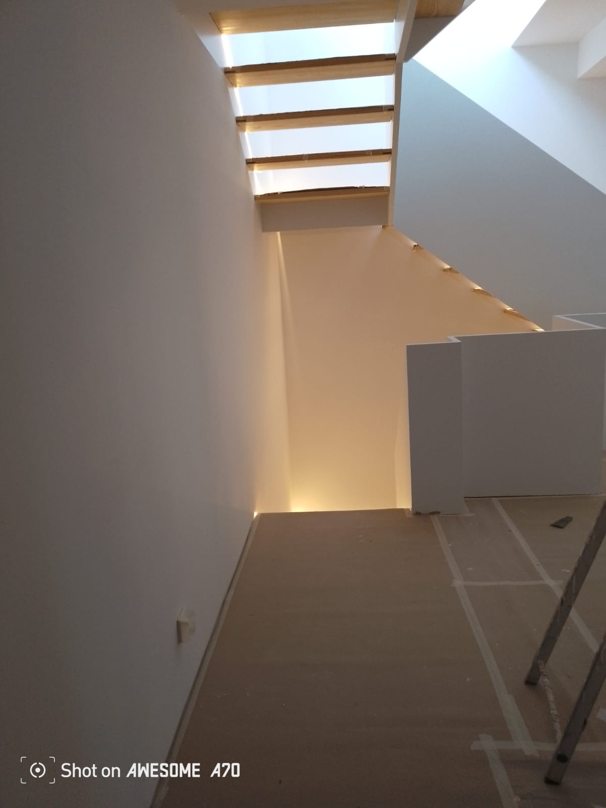 Santos - Almada - Interior Wall Addition