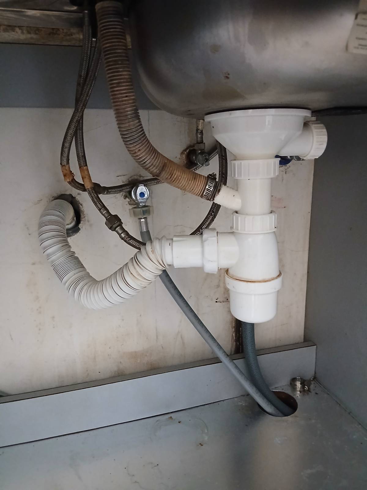 MultiHelp - Técnico Weslley - Barcelos - Instalação de Lâmpada