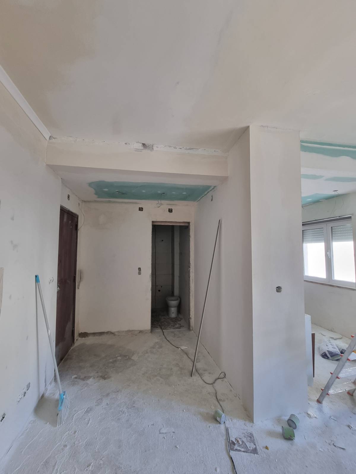 Davi Nascimento - Amadora - Schrank reparieren