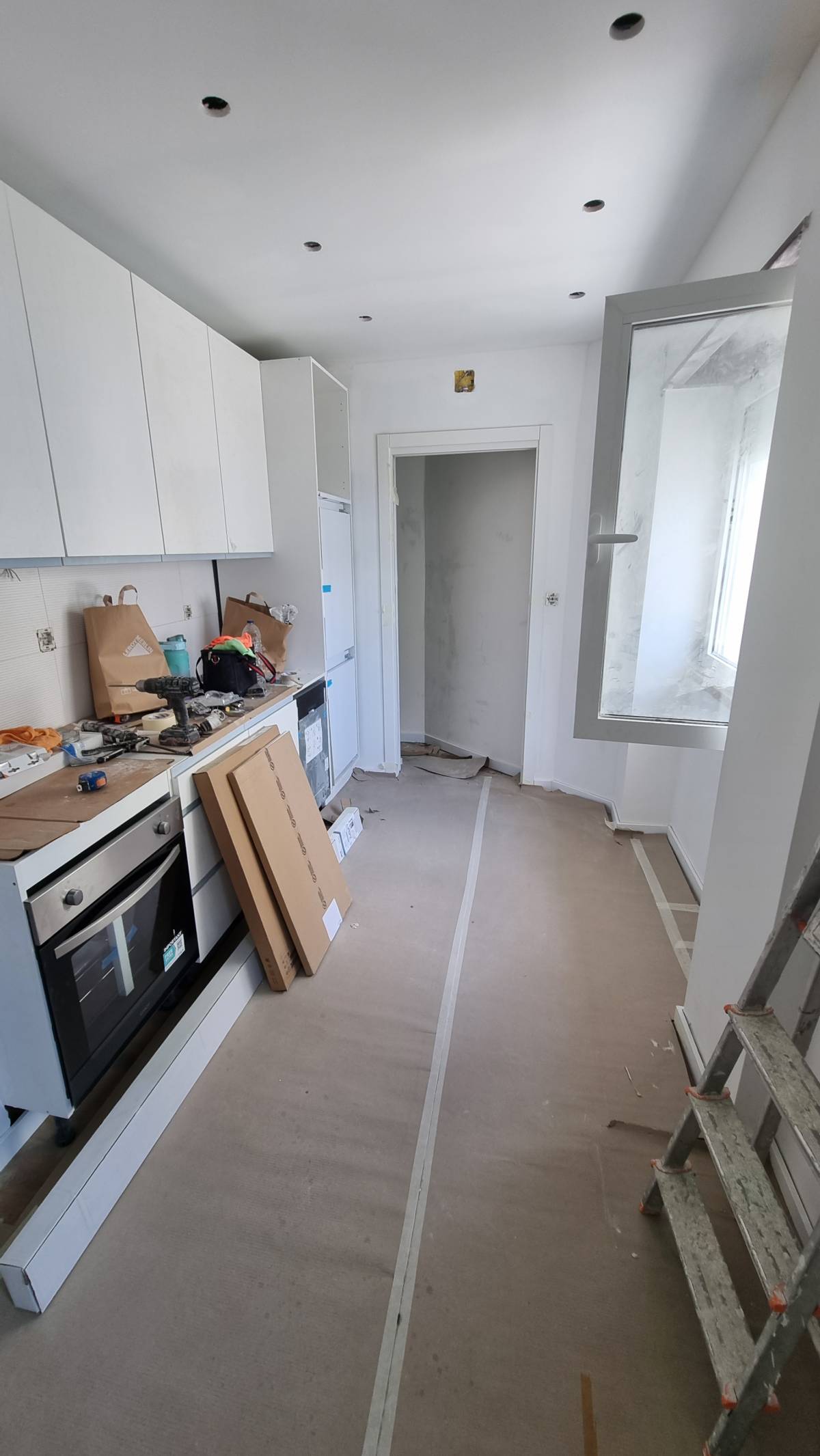 Davi Nascimento - Amadora - Schrank umbauen