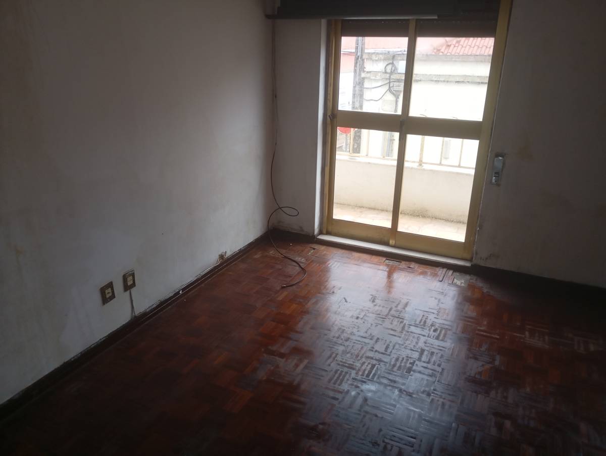 Isaías Lopes( Izzy Mudanças) - Sintra - Construção de Parede Interior