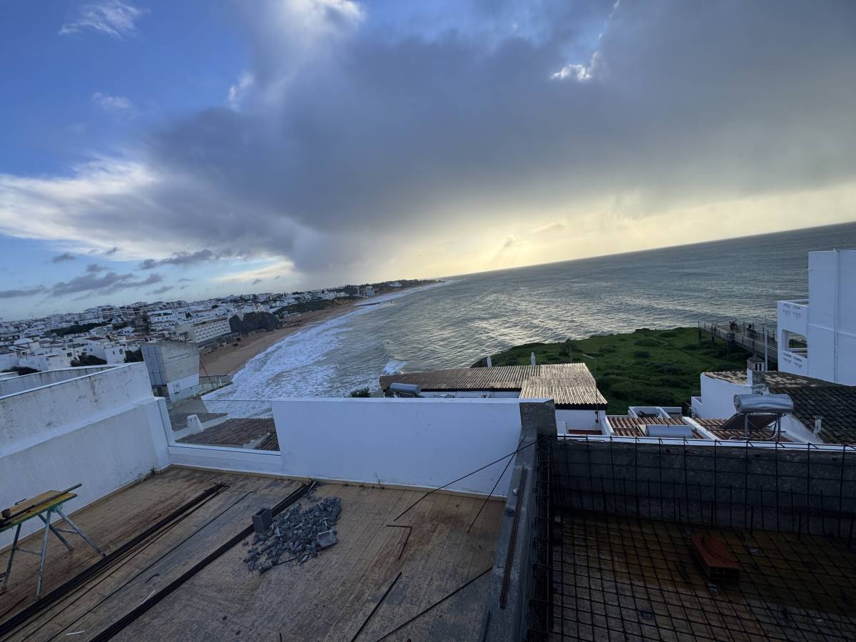 Sidnei Santos - Albufeira - Construção de Parede Interior