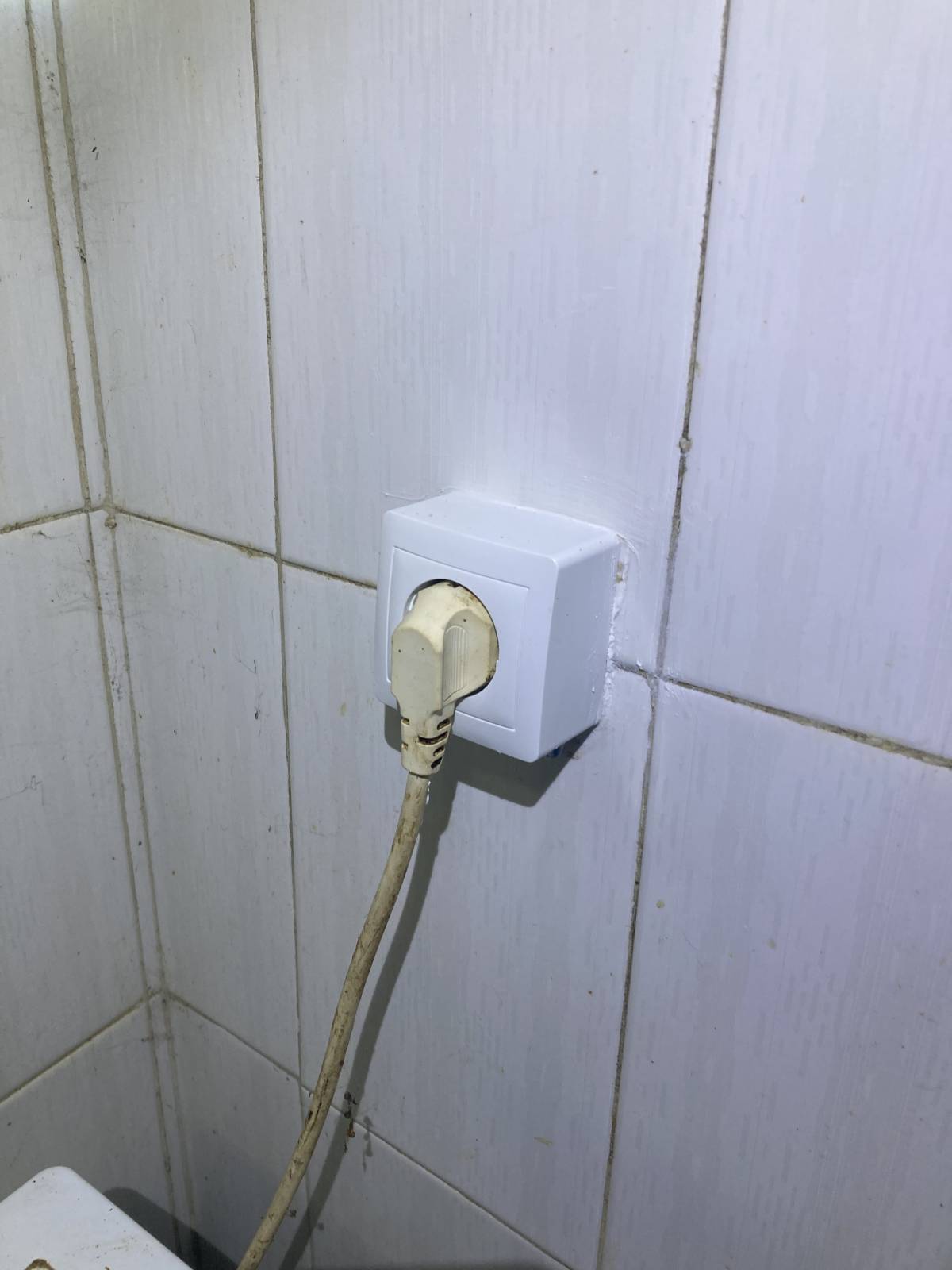 MultiHelp - Técnico Weslley - Barcelos - Zentrale Klimaanlage reparieren