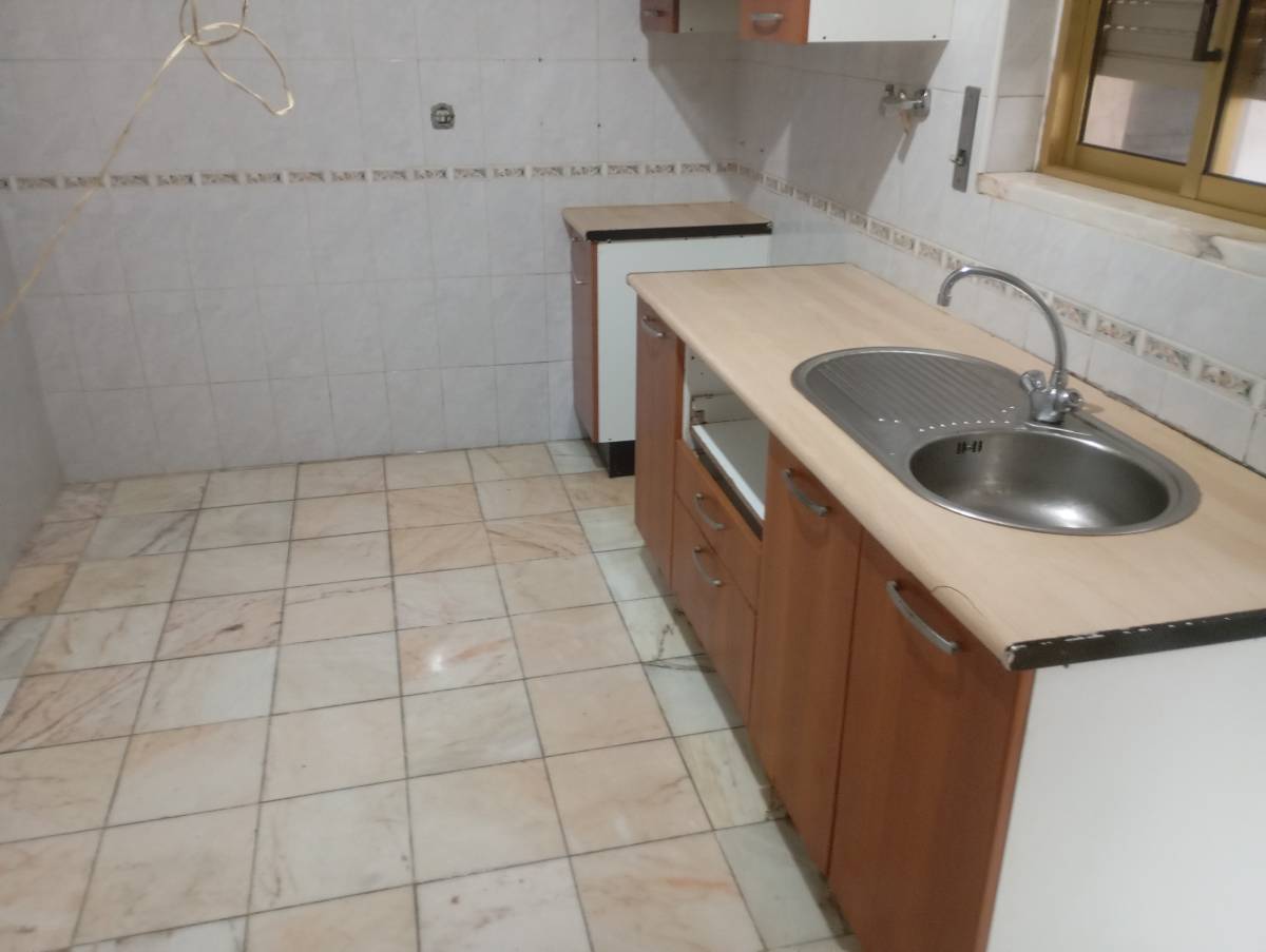 Isaías Lopes( Izzy Mudanças) - Sintra - Limpeza a Fundo