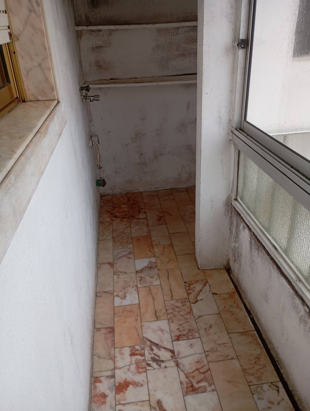 Isaías Lopes( Izzy Mudanças) - Sintra - Limpeza de Cortinados e Persianas