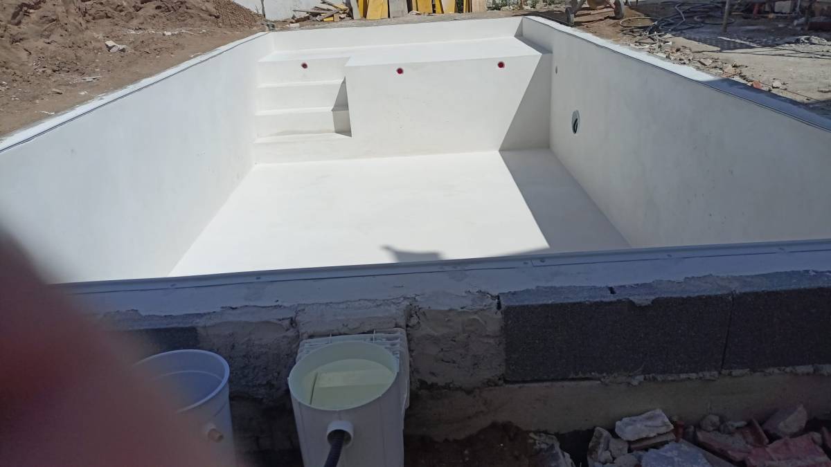 Gravitycontact Unipessoal LDA - Ponte de Sor - Corte e Aparação de Relvado