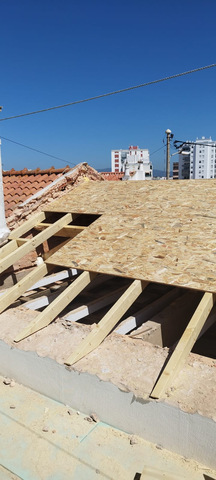 MF Morais Fracassi - Portimão - Construção de Teto Falso