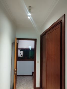 MultiHelp - Técnico Weslley - Barcelos - Reparatur von Lichtschaltern und Steckdosen