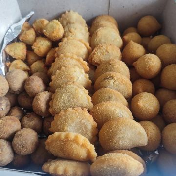 Daniela Araujo - Valongo - Catering de eventos (servicio completo)