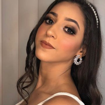 Carolina Fernandes - Seia - Friseure und Make-up Artists