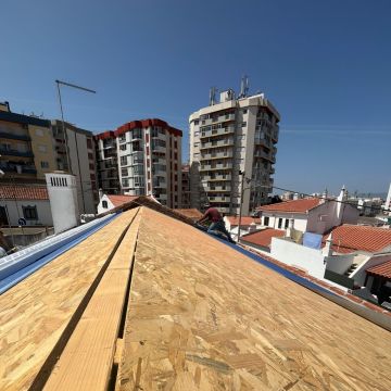 MF Morais Fracassi - Portimão - Instalação de Portas
