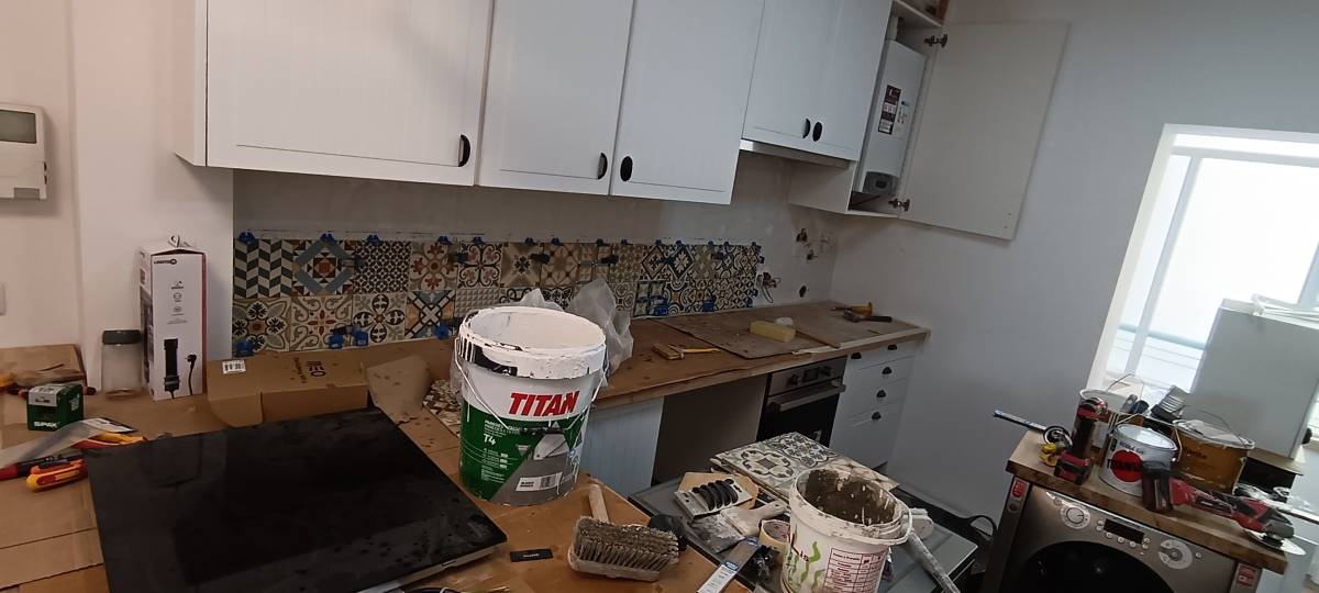 Mãos à Obra Viana - Leiria - Instalação, Reparação ou Remoção de Revestimento de Parede