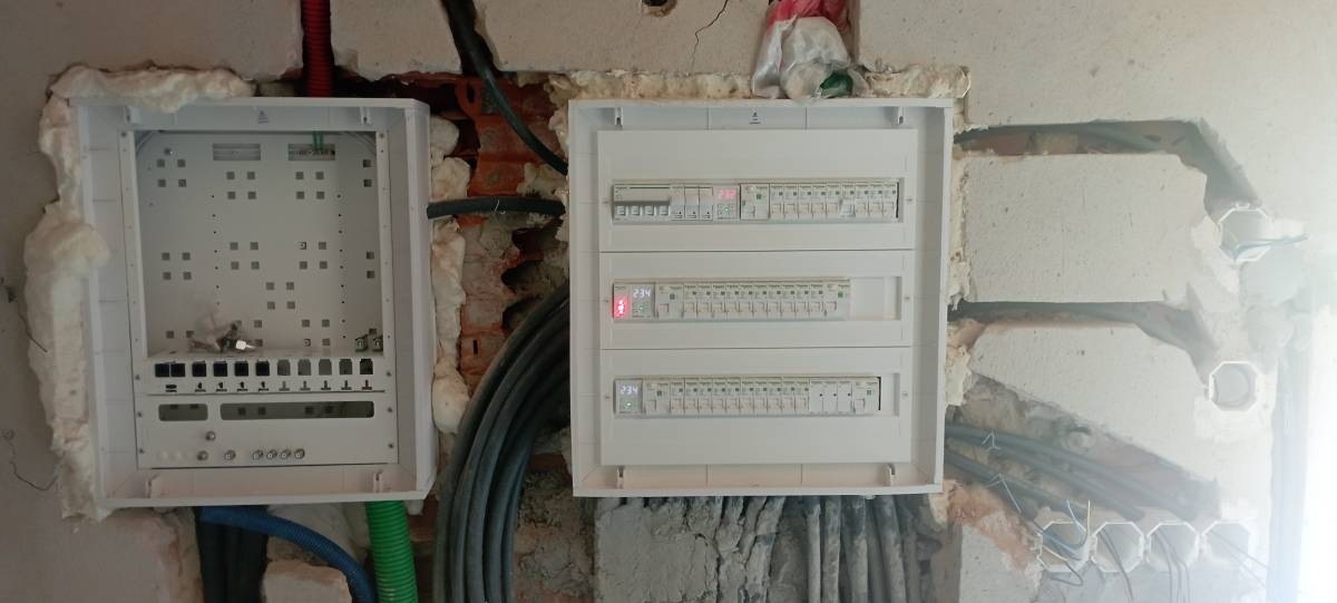 Maksym - Odivelas - Reparatur von Lichtschaltern und Steckdosen