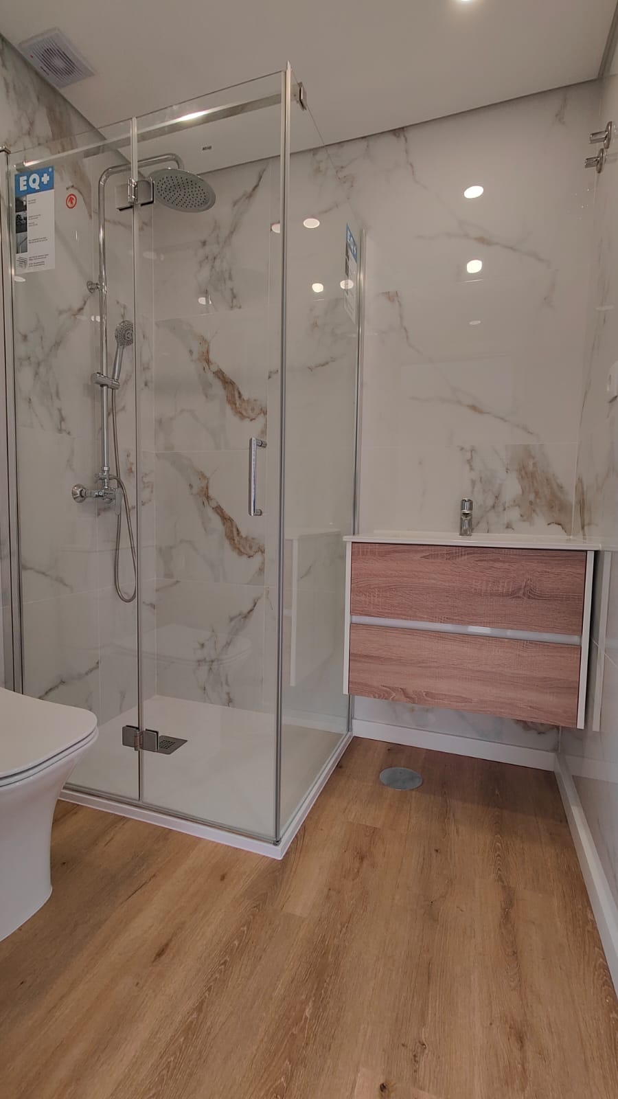 João - Valongo - Interior Wall Addition