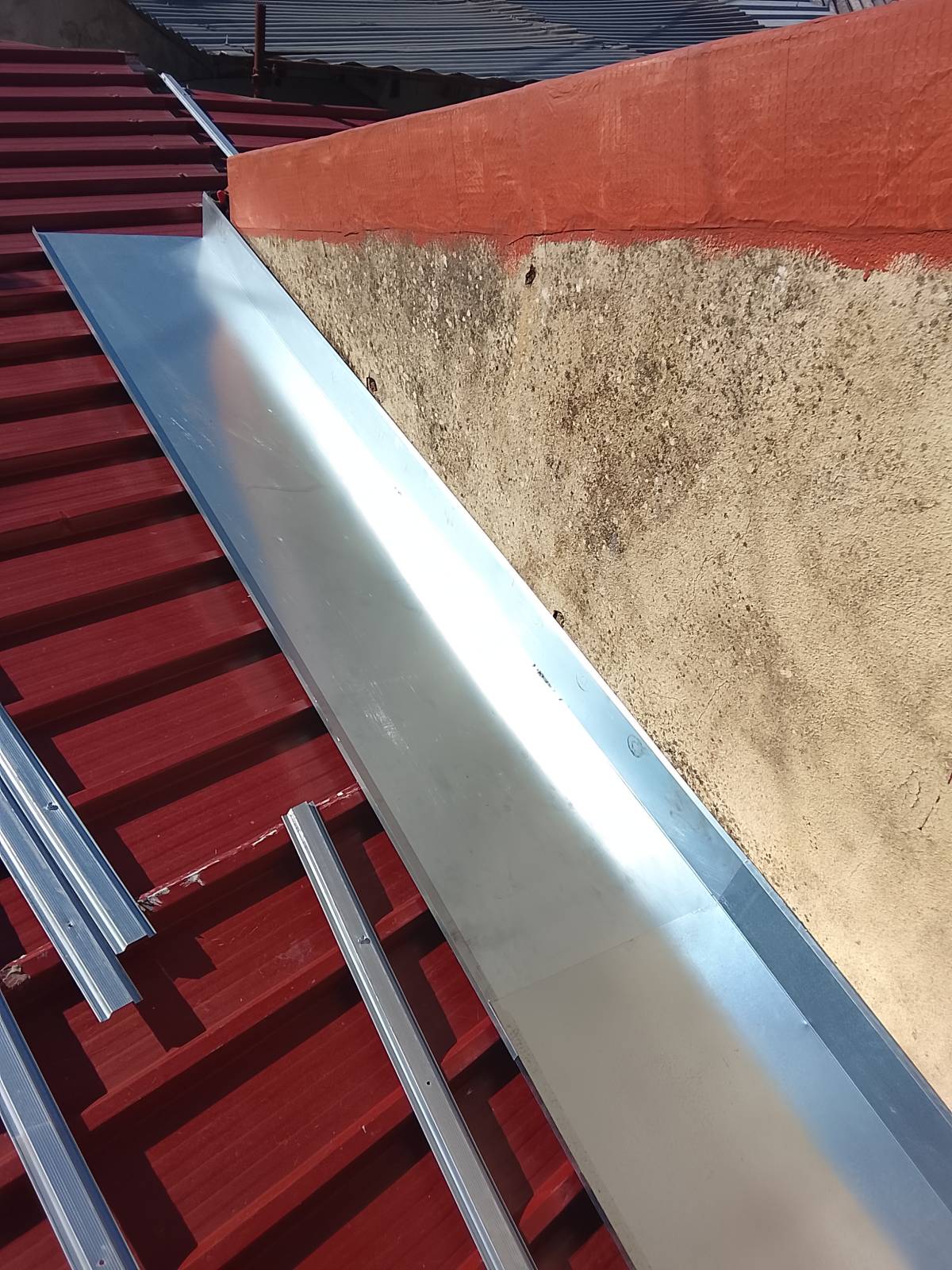 Renova remodelações & pintura - Leiria - Dachrinnen reinigen und warten