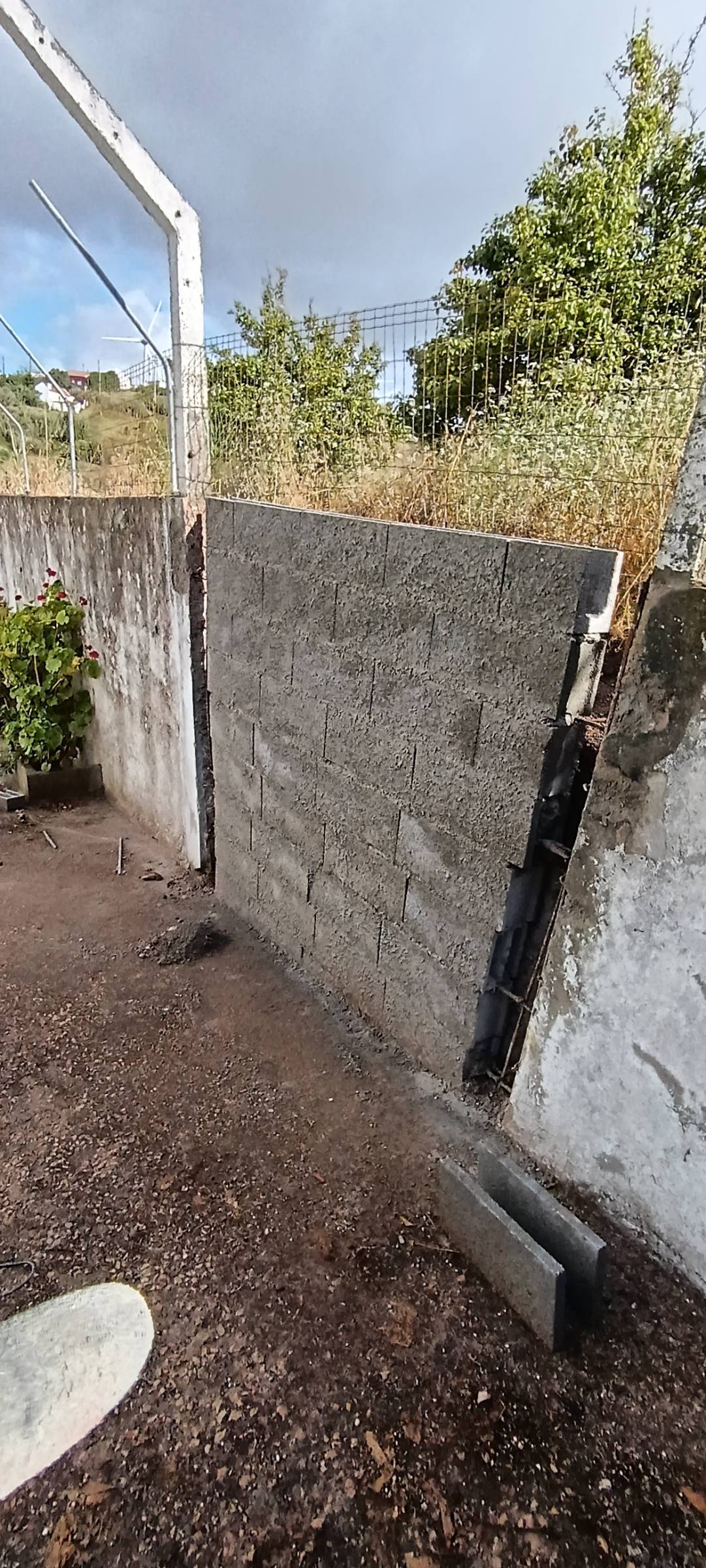 Mãos à Obra Viana - Leiria - Instalação de Cerca