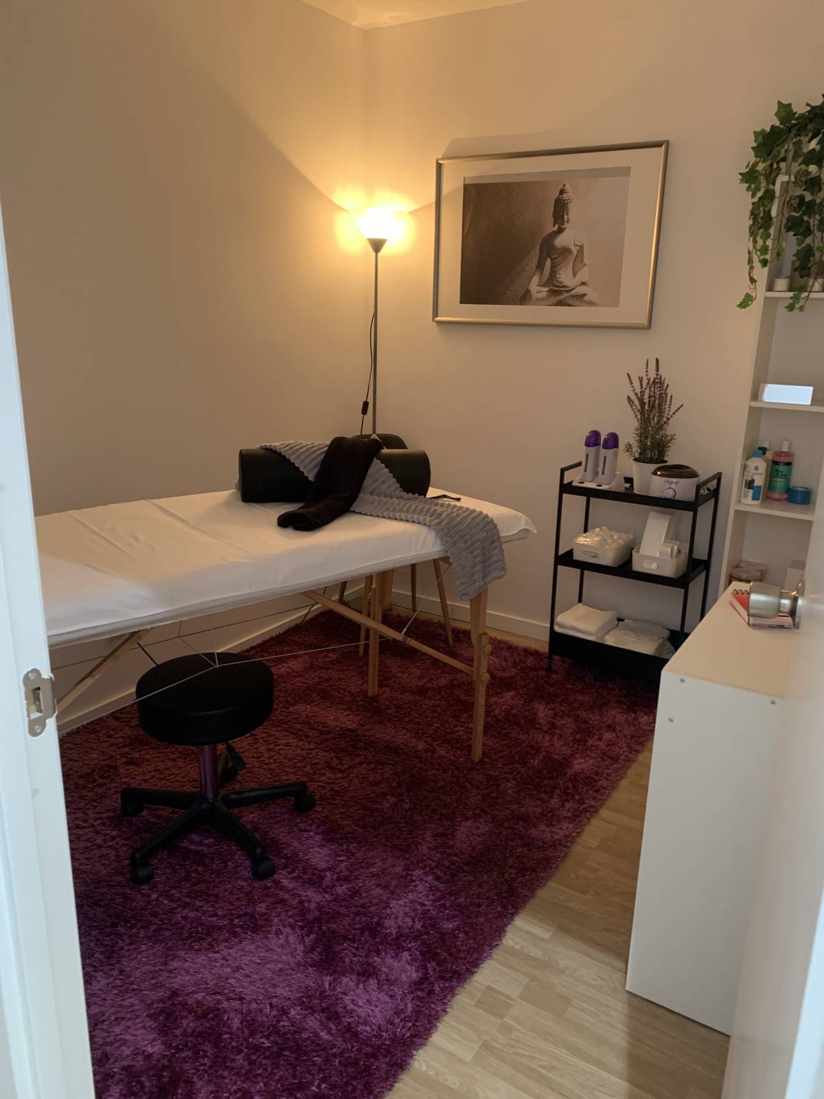 Divine Feminine Spa Center - Maia - Massages