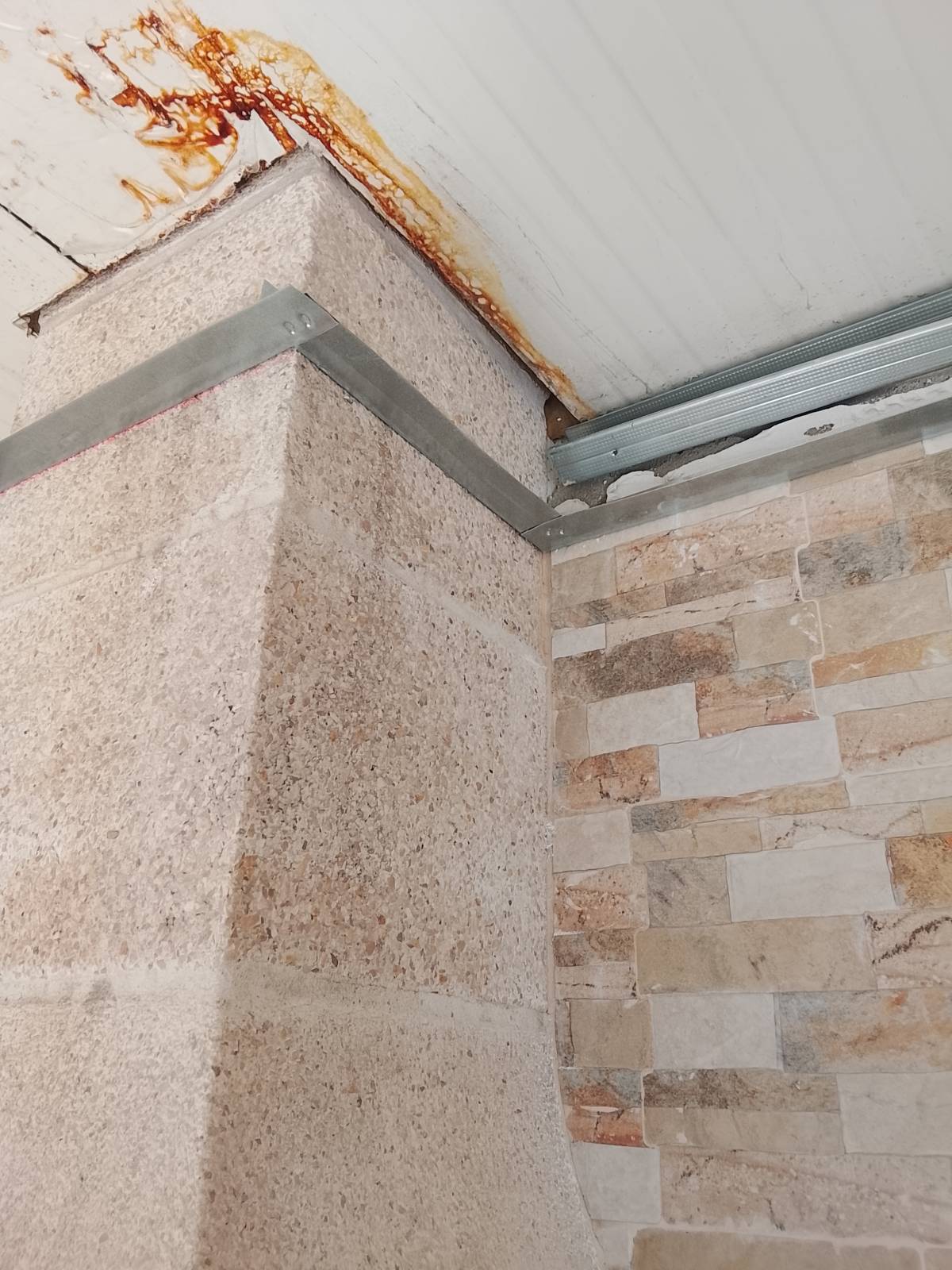 Renova remodelações & pintura - Leiria - Küchenarbeitsplatte montieren