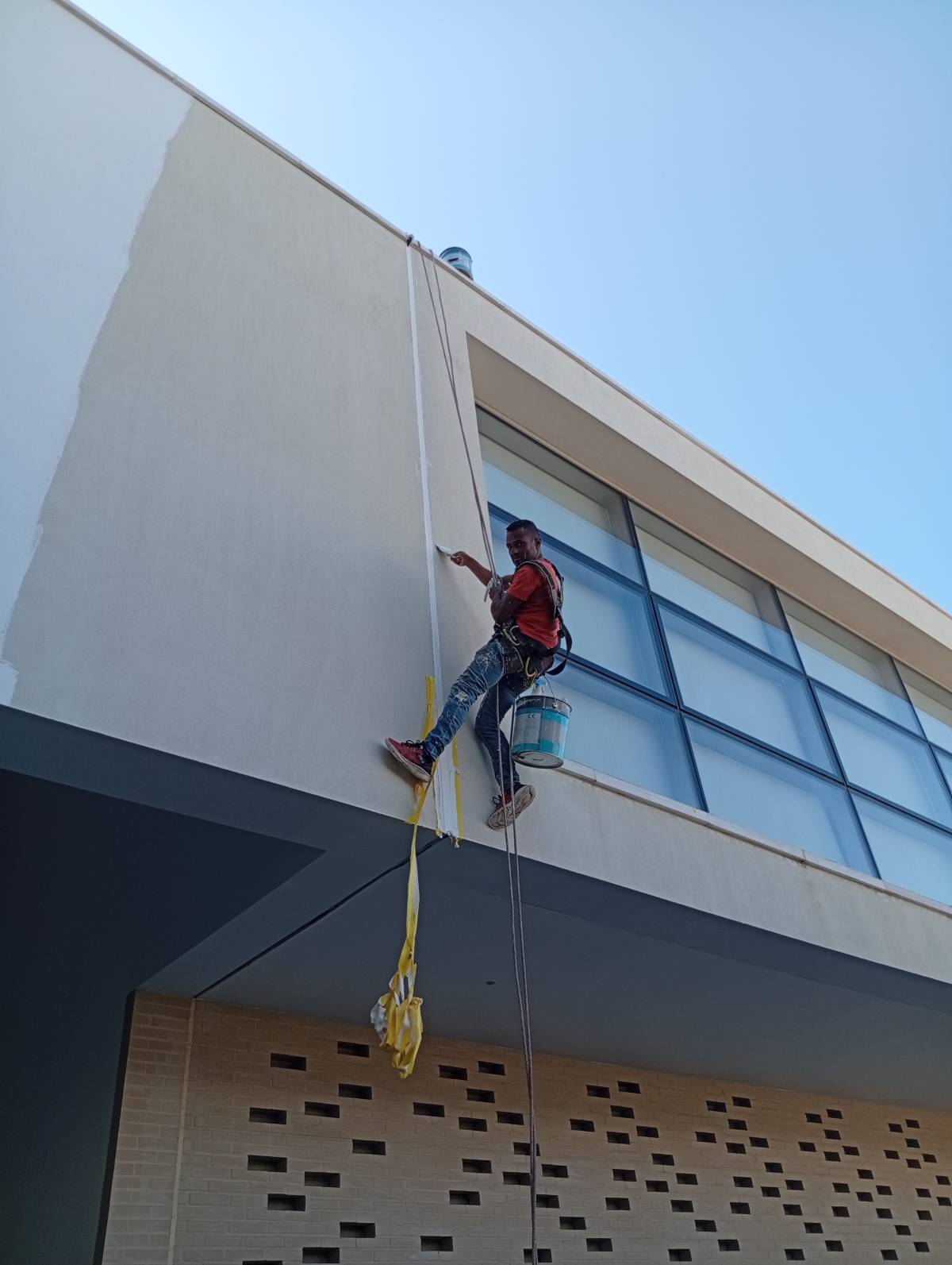 JM Pintura e Alpinismo industrial - Sintra - Instalação ou Substituição de Calhas