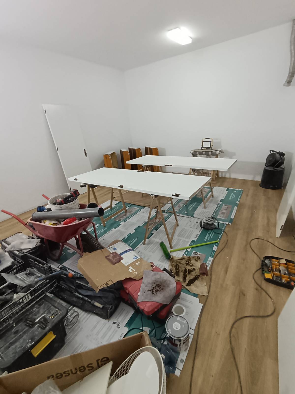 Mãos à Obra Viana - Leiria - Revestimento de Pavimento