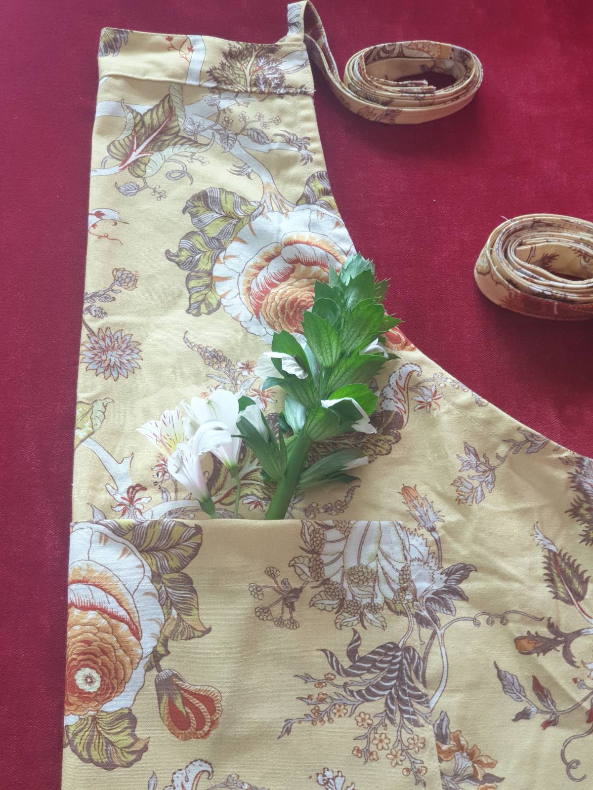 Trabalho com vestuaria feminina e infantil,e com material para decoração,como costinas,almofadas entrw outros produtos. - Cabeceiras de Basto - Hochzeit - Herrichten und vorbereiten