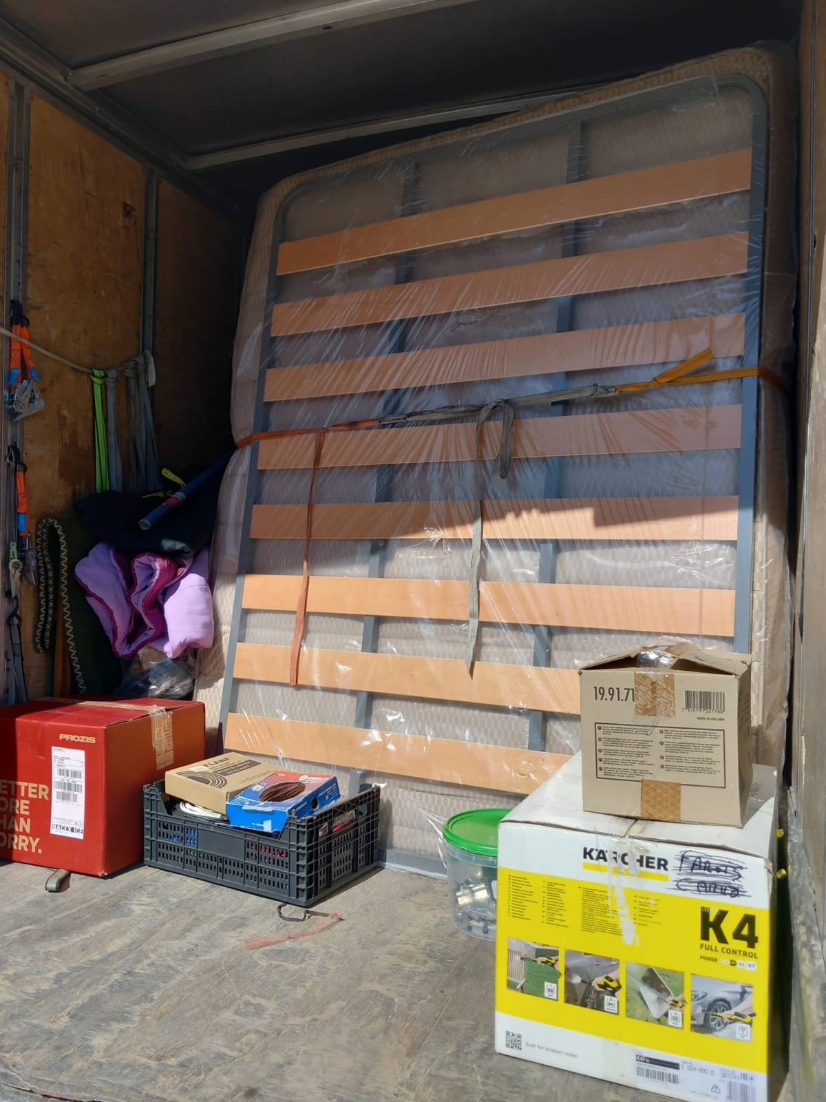 FuturMud Mudanças e transportes - Almada - Furniture Transport