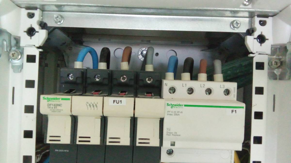 AG2L electrical solutions - Ponte de Lima - Installation und Montage von Lampen