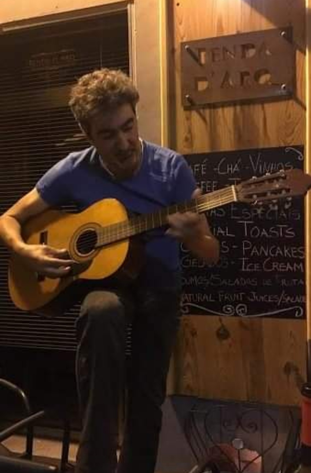 Alfredo Espírito Santo - Chaves - Entretenimento com Músico a Solo