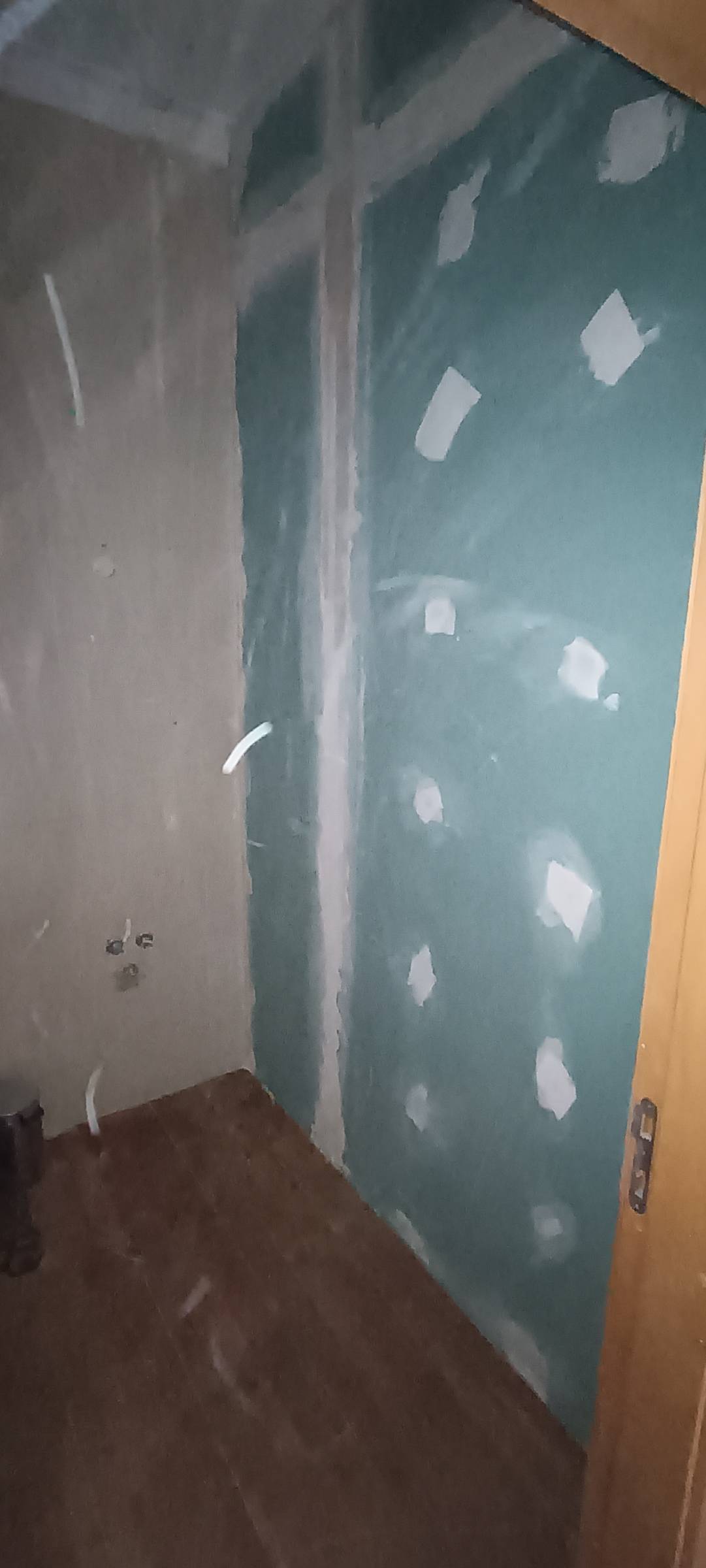 Mãos à Obra Viana - Leiria - Instalação de Bancada de Cozinha