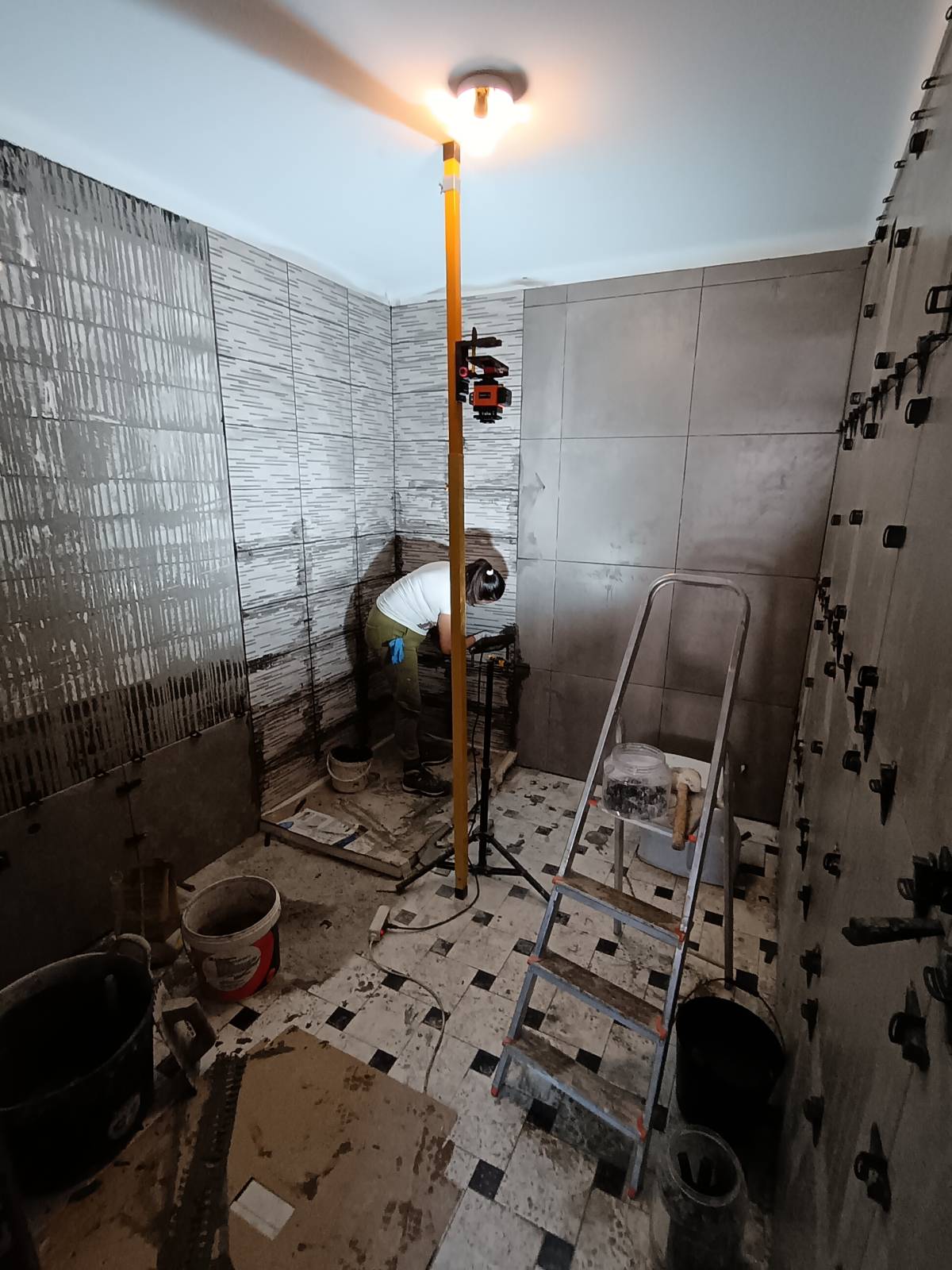 Mãos à Obra Viana - Leiria - Instalação de Relva Artificial