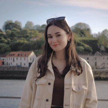 Joana Mesquita - Porto - Cours particuliers de mathématiques au collège