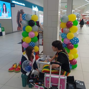 Tinoni eventos - Santa Marta de Penaguião - Animador com Andas