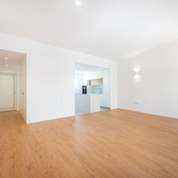 Bright Leaf - Construction & Architecture - Vila do Conde - Kitchen Remodel