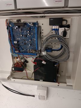 Christiano Oliveira - Porto - Circuit Breaker Panel or Fuse Box Installation