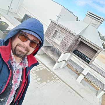 Mãos à Obra Viana - Leiria - Suspensão de Quadros e Instalação de Arte