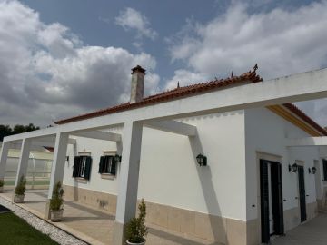 Roof Installation Professional