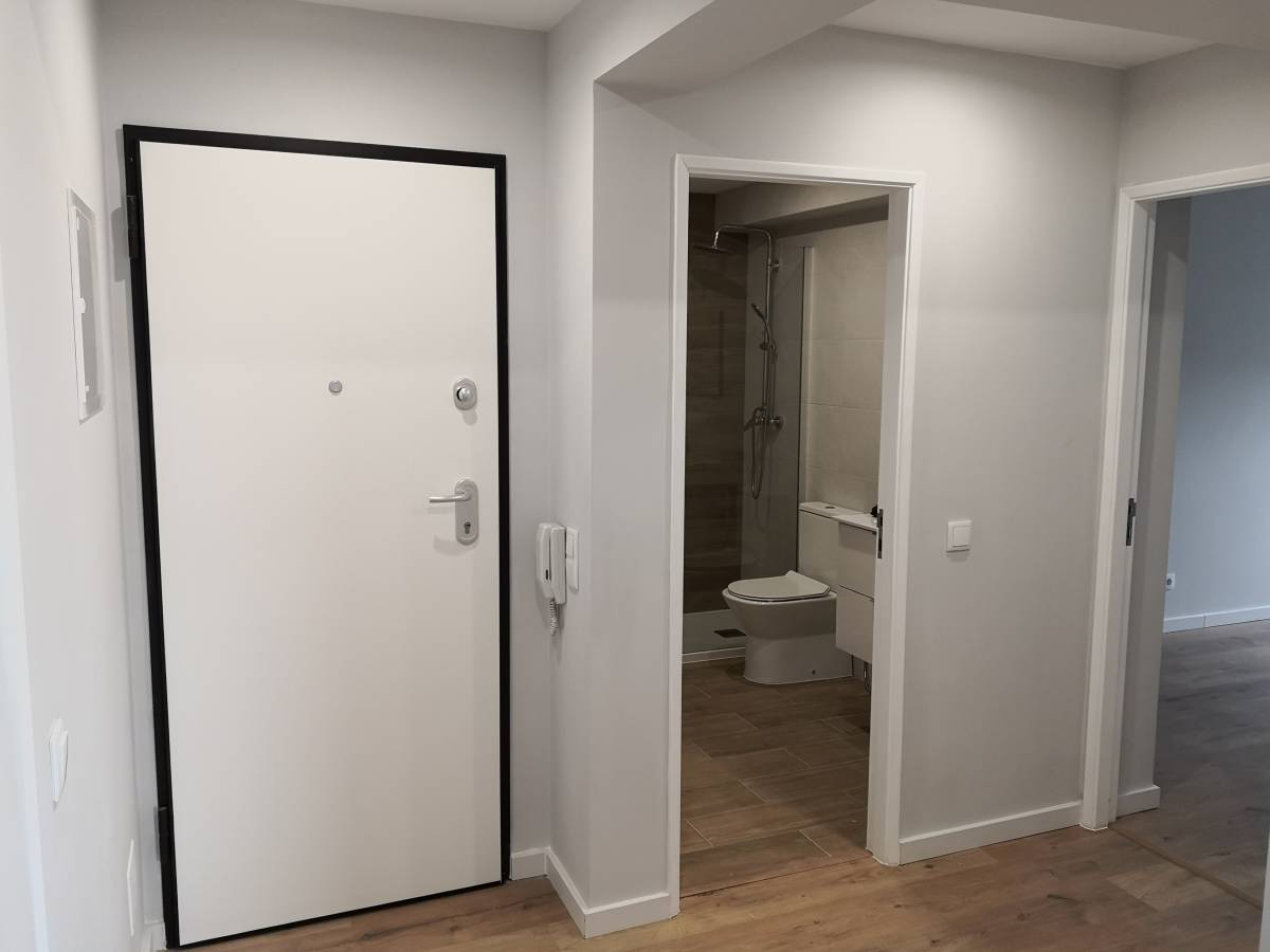 R.M. SIMÕES - Almada - Remodelação de Casa de Banho